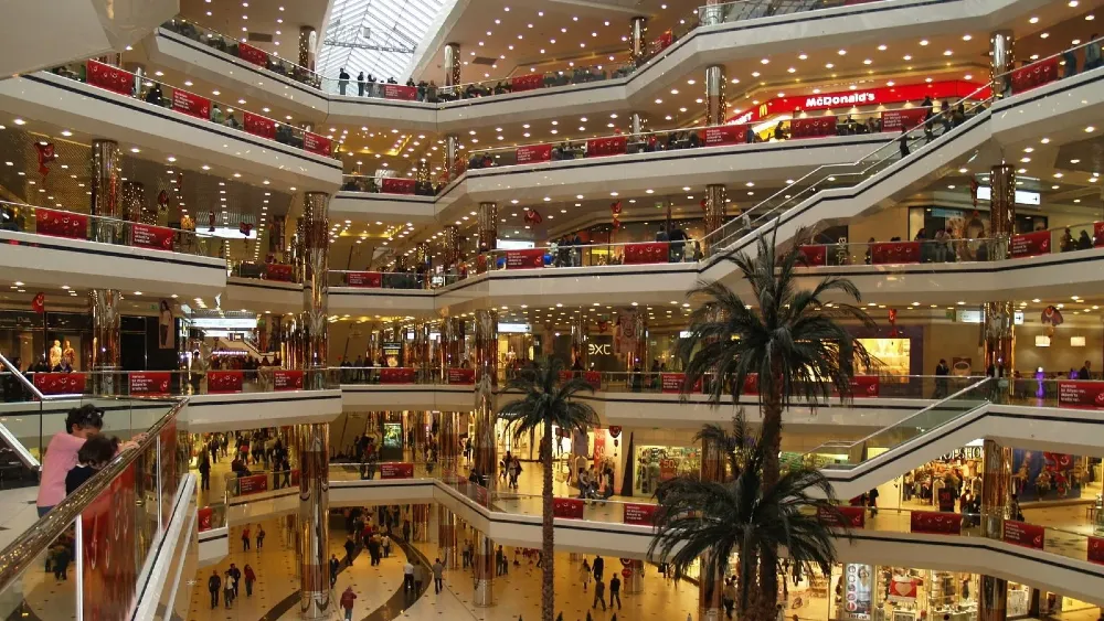 AVM'lerdeki tatil günü ruhsat bedeli esnafı bezdirdi