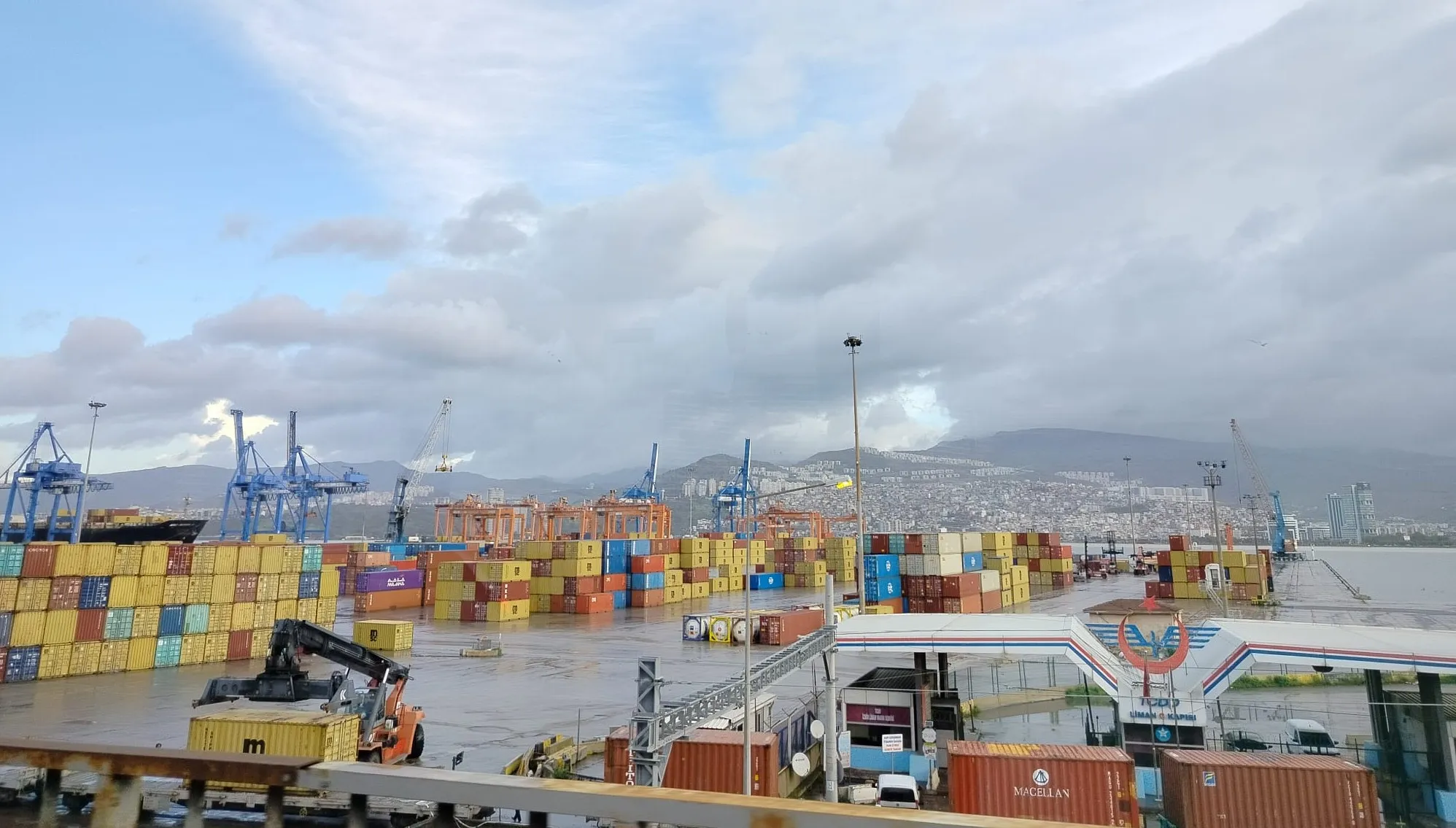 İzmir Alsancak Limanı