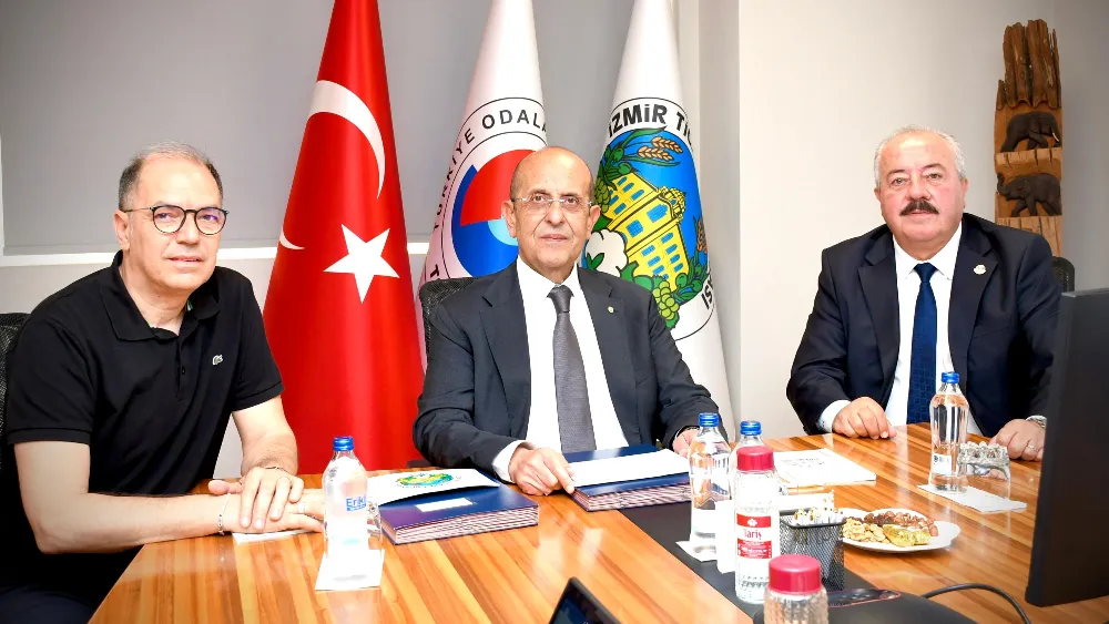 İTB Yönetim Kurulu Başkan Yardımcısı Bülent Uçak, Meclis Başkanı Ömer Gökhan Tuncer, Yönetim Kurulu Başkan Yardımcısı Ercan Korkmaz