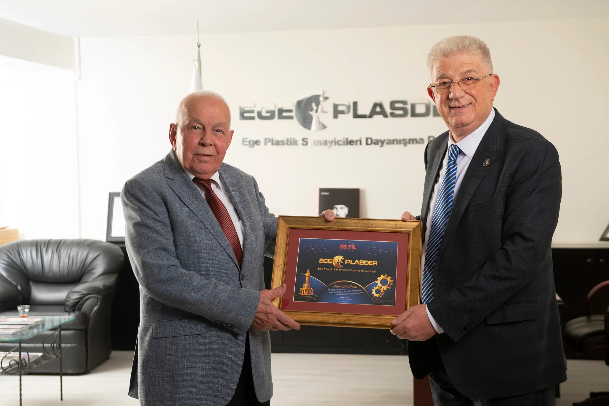 Erol Paksu (solda) ve Şener Gençer