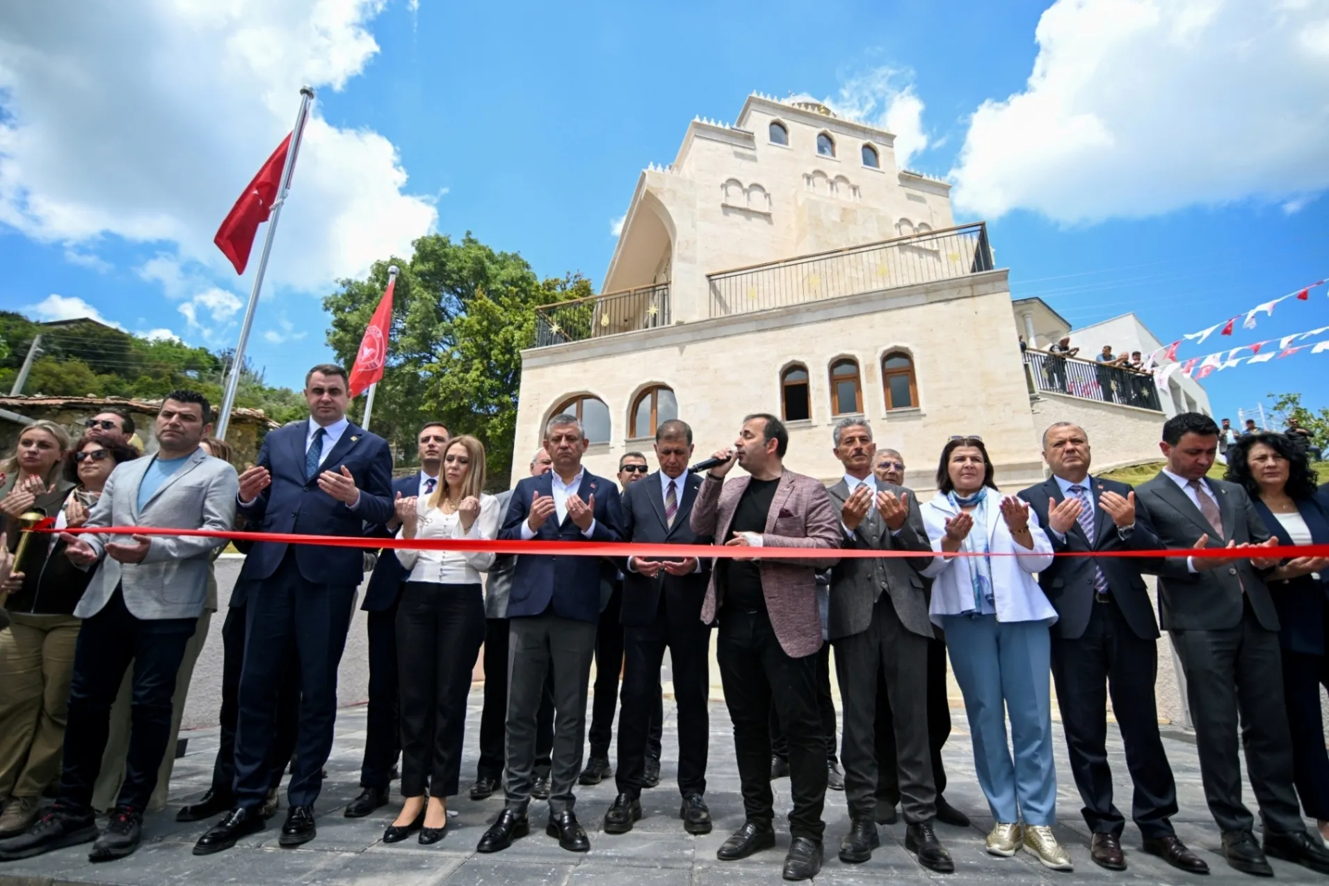 3.	Sarnıç Mahallesi Mescid-i Aksa Camii’nin açılışı dualar eşliğinde gerçekleştirildi.