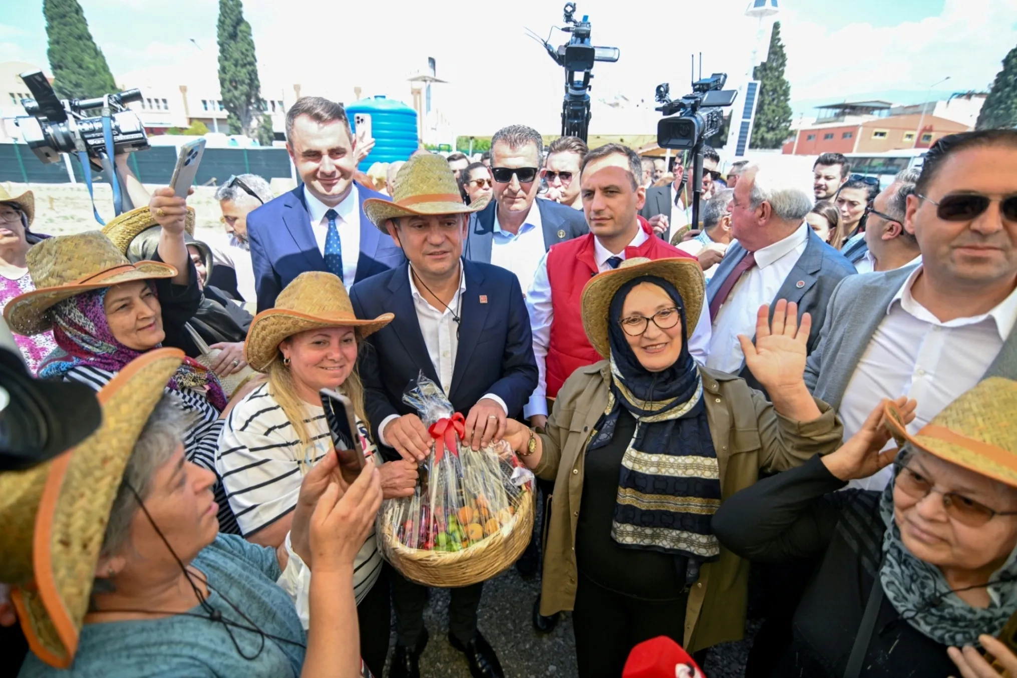 8.	Kent bostanları kadınların hem üretim hem sosyalleşme alanı haline geldi.