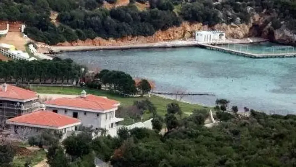 Cumhurbaşkanı Erdoğan’ın tatil yaptığı Urla'daki ünlü koya dalgakıran imarı
