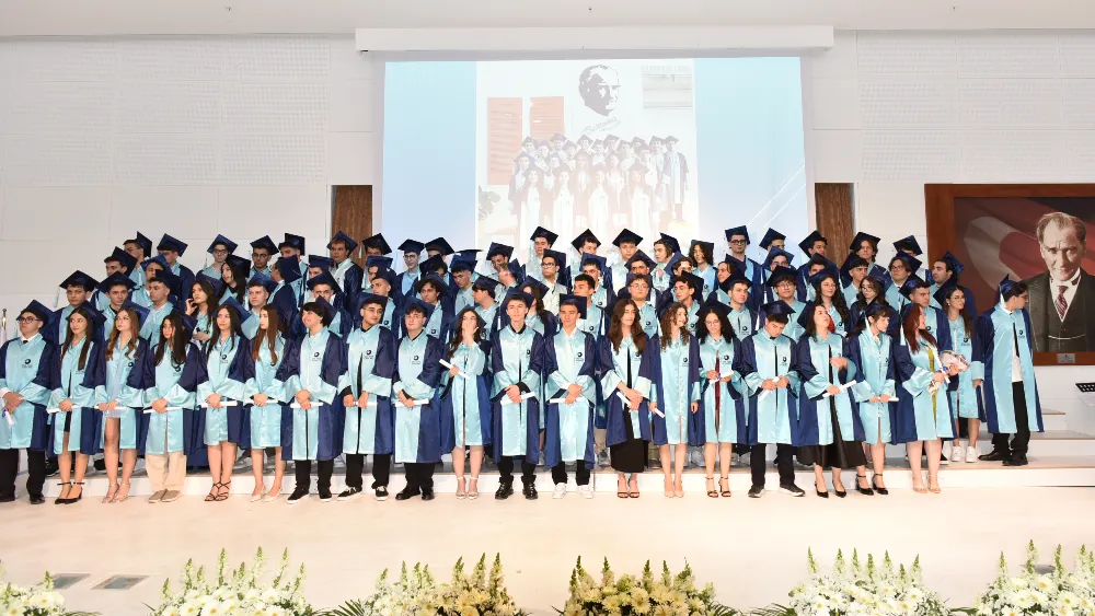 Özel İAOSB Nedim Uysal MTAL’de mezuniyet coşkusu... 10 öğrenciye burs