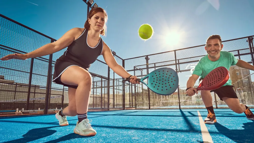 İzmir'de genç yatırımcıları 'padel' çılgınlığı sardı