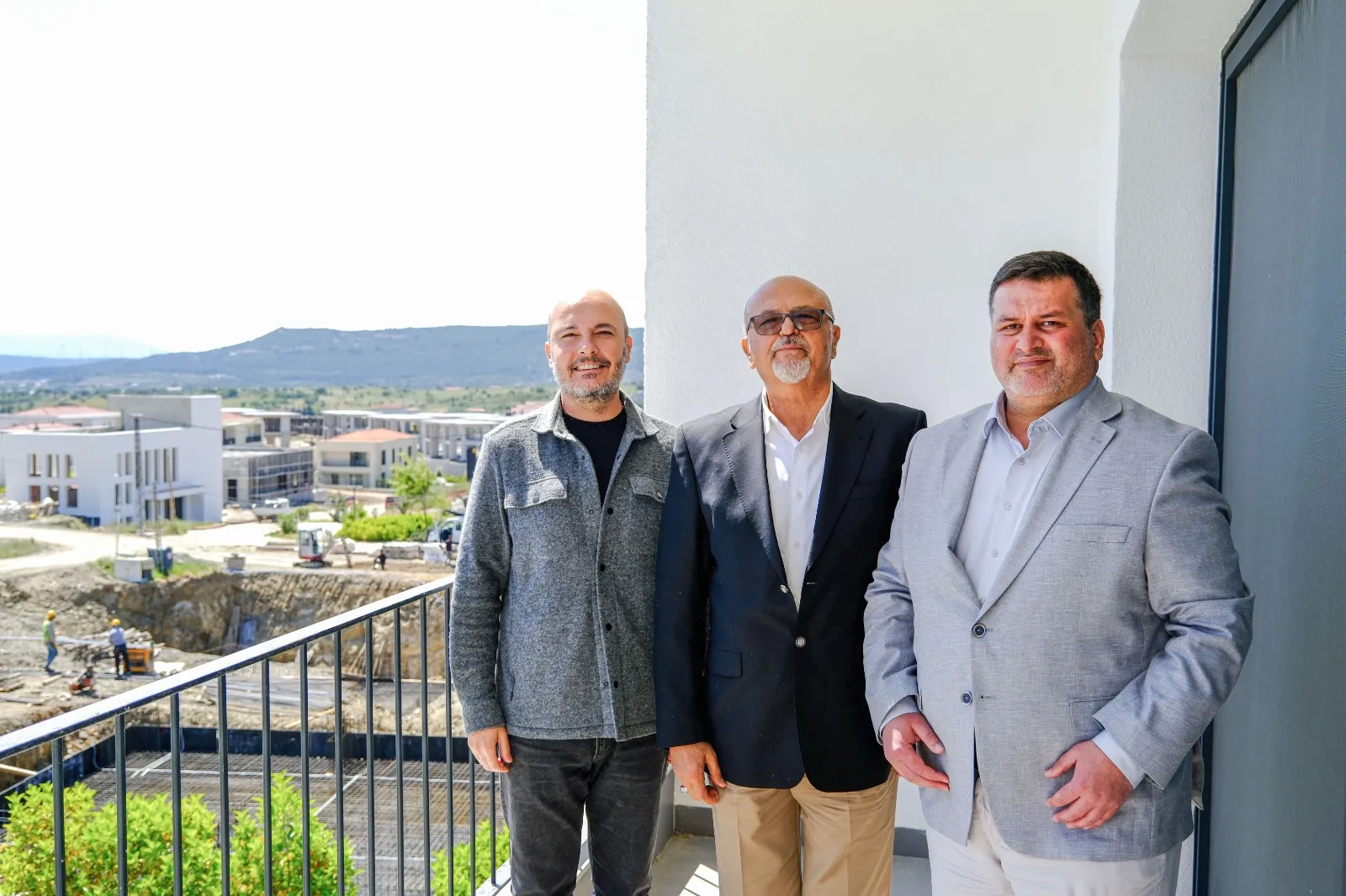 Münir Tanyer'e göre İzmirliler, İzmir'deki nitelikli projelerden ev almakta geç kalmamalı