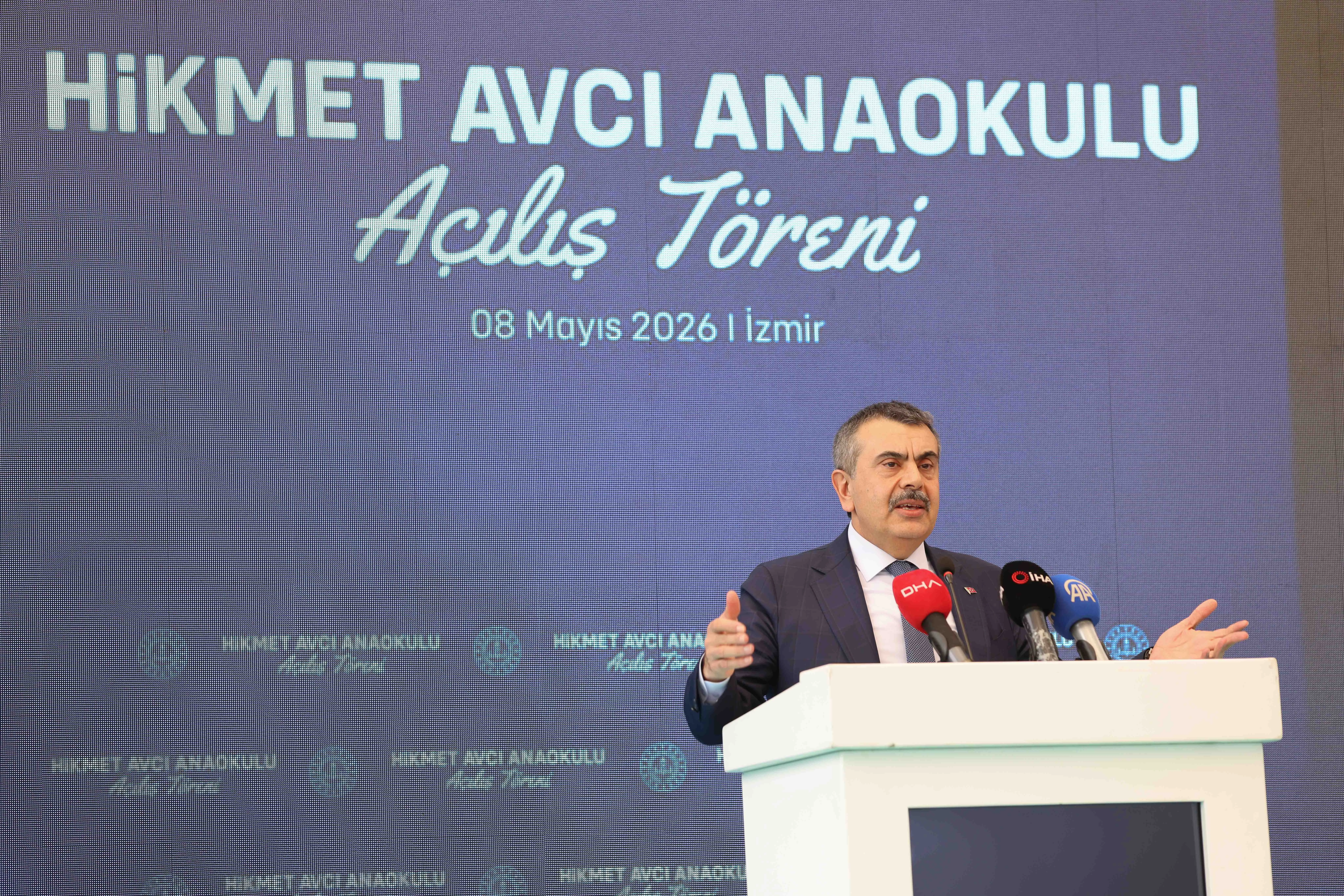 Millî Eğitim Bakanı Yusuf Tekin, hayırsever iş insanları Hikmet Avcı ve İdris Avcı’ya seslenerek “Kendilerine teşekkür ediyorum. Allah razı olsun” dedi
