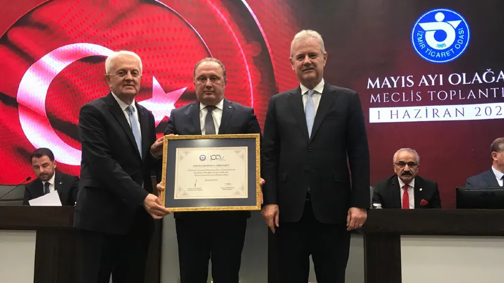 İzmir Ticaret Odası üyesi bankaya 100 yıllık ödül