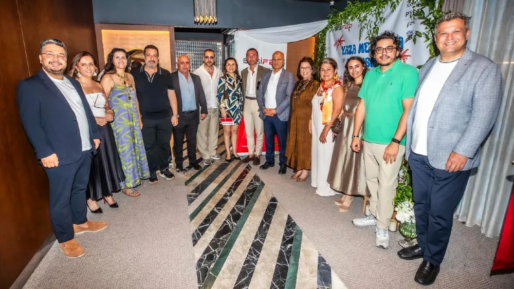 İzmir iş dünyası yaza merhaba etkinliğinde buluştu