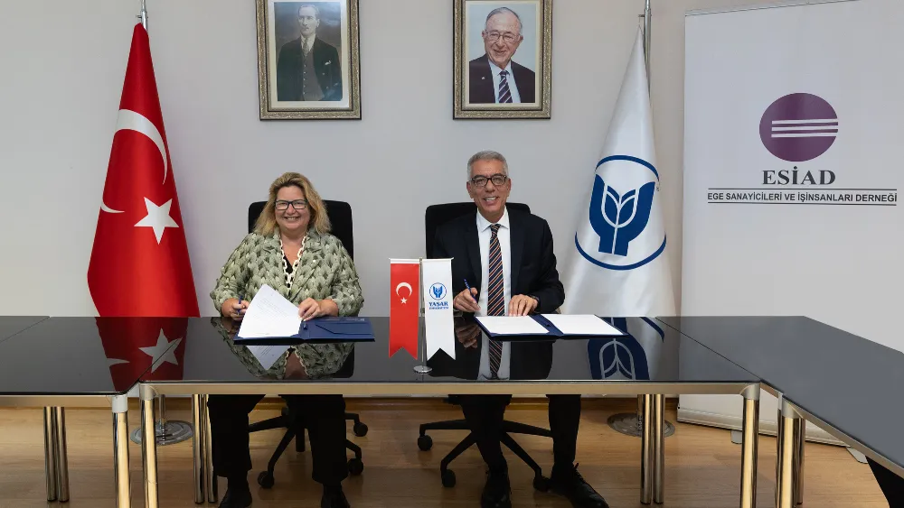 ESİAD Yönetim Kurulu Başkanı Sibel Zorlu ile Yaşar Üniversitesi Rektörü Prof. Dr. Levent Kandiller