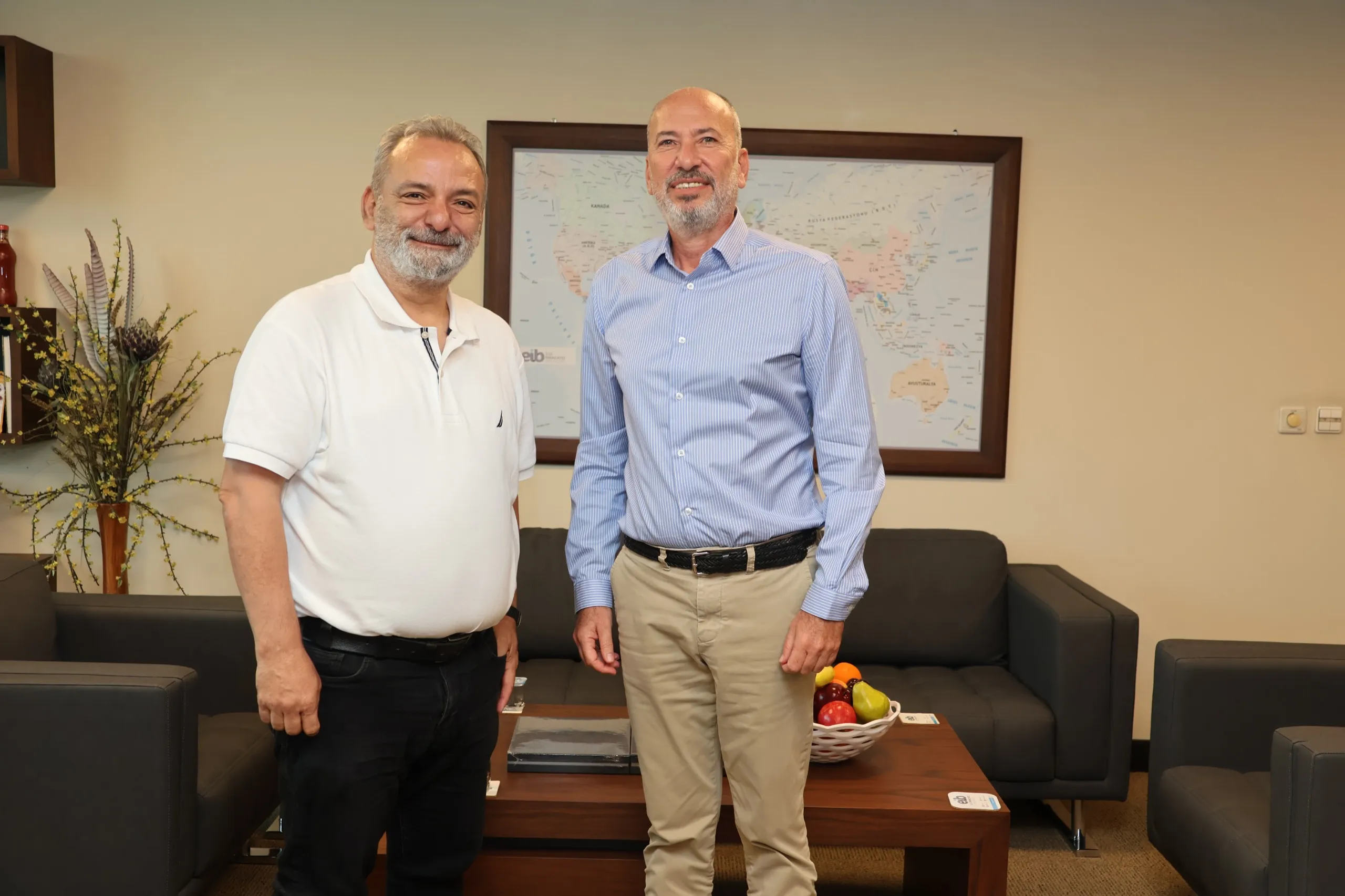 Başkan Selim Jimi, tütün piyasasındaki gelişmelerle ilgili Gazeteci Nihat Delibaşı'na açıklama yaptı