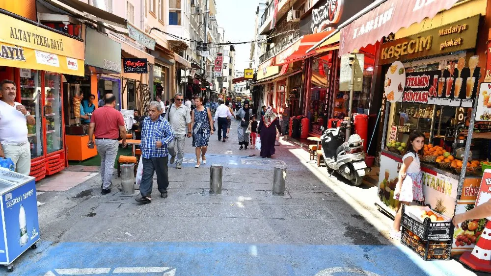 Kemeraltı Çarşısı’na durgunluk çöktü… Esnaf başkanından ‘yalnız kaldık’ tepkisi