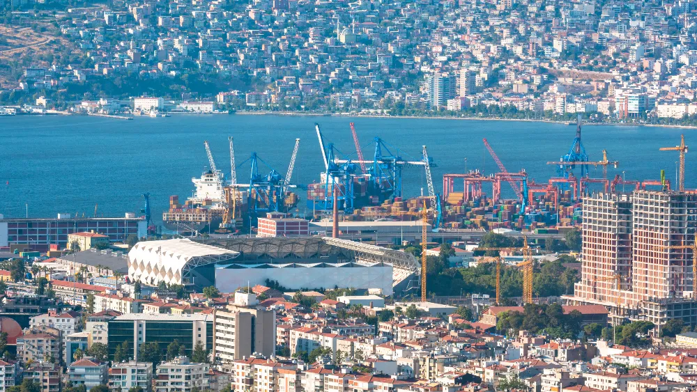 İzmir Alsancak Limanı