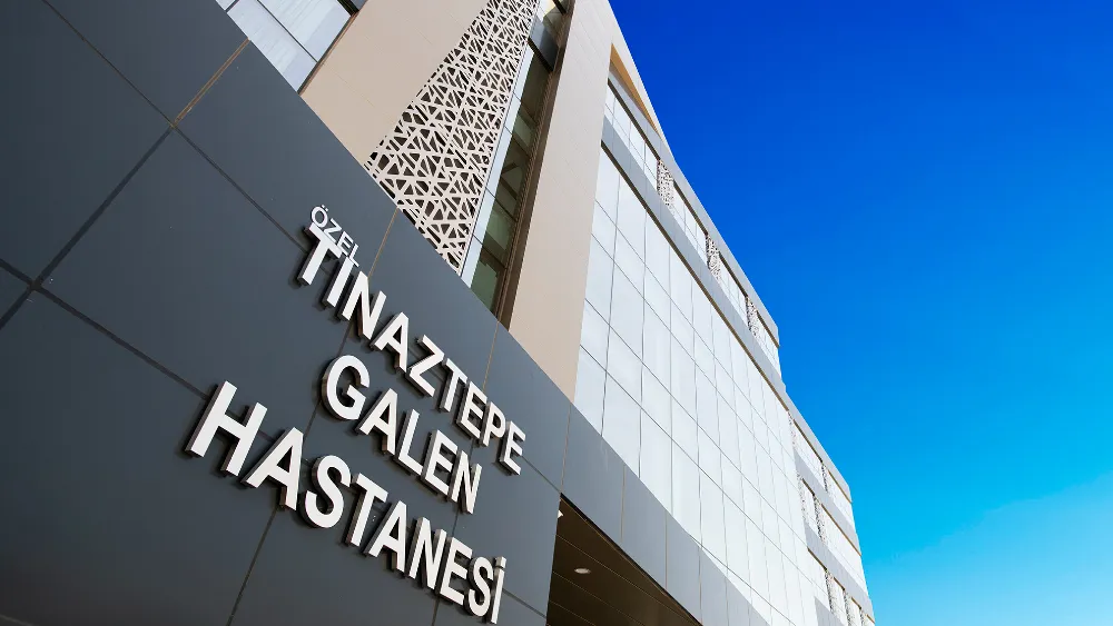 İzmirli ünlü patrondan milyarlık satış: Dev hastanenin mülkünü elden çıkardı