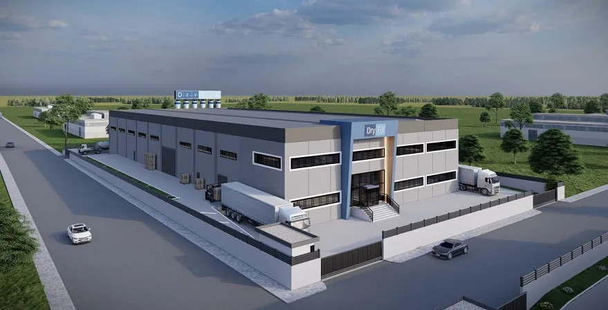Toplam 10.000 m² büyüklüğündeki iki ayrı parsel üzerinde yükselen üretim tesislerinde 80'den fazla ürün grubu üretiliyor