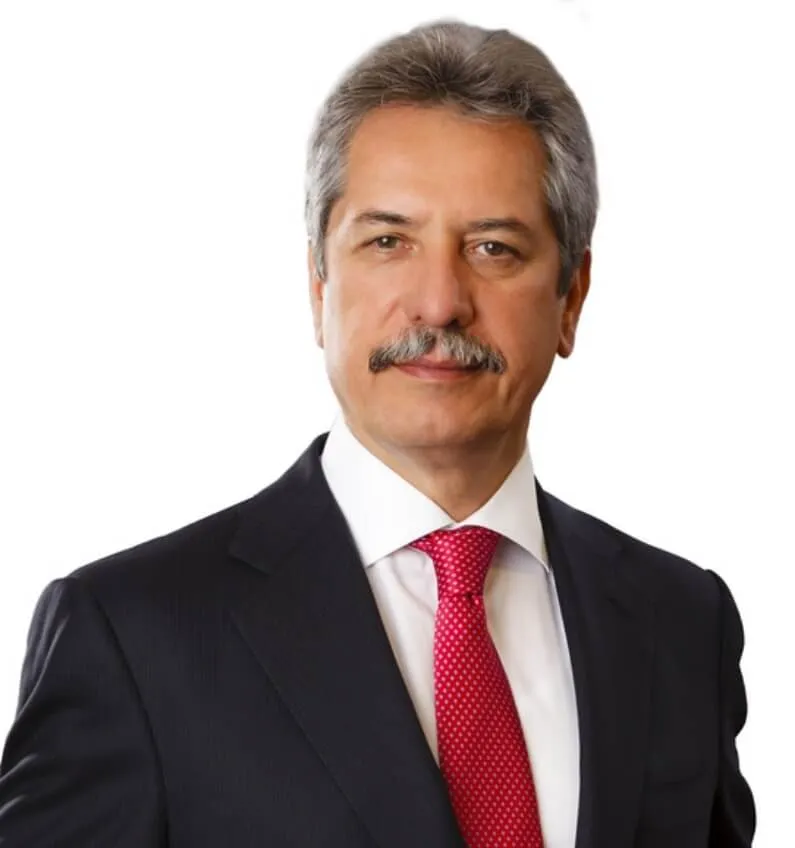 Bir dönem Sabah Gazetesi'nin de sahibi olan Ahmet Çalık, hisselerin yüzde 30'unu devretme kararı aldı