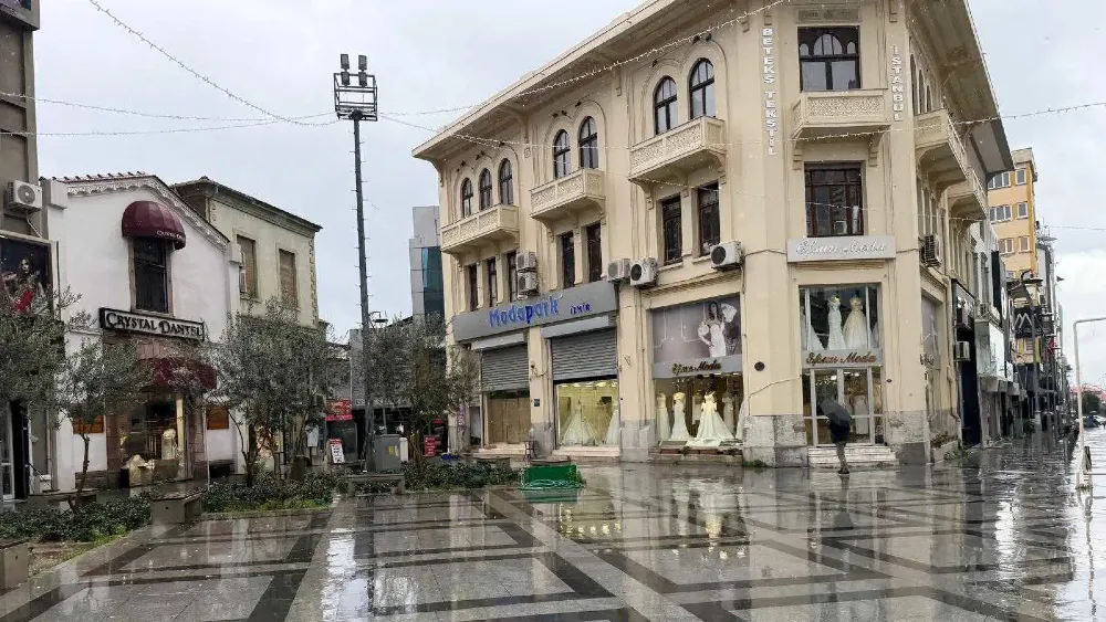 Orta Doğu’daki füzeler İzmir’in gelinlikçiler çarşısına düştü