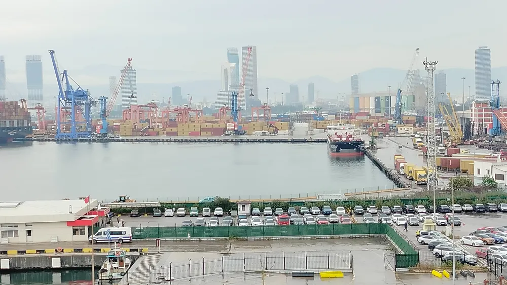 İzmir Alsancak Limanı