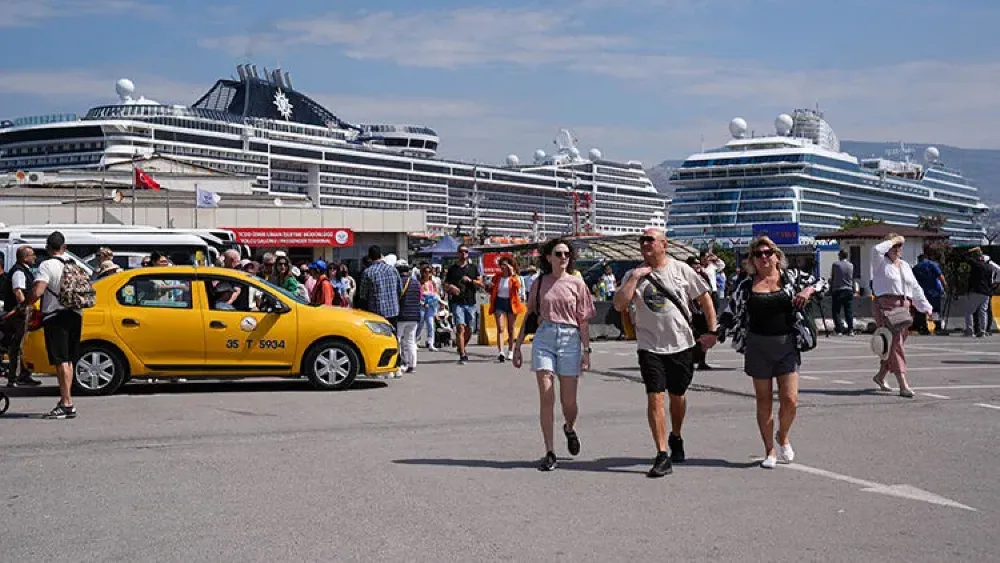 Kemeraltı esnafından taksicilere tepki: Turiste sabit fiyat yanlış