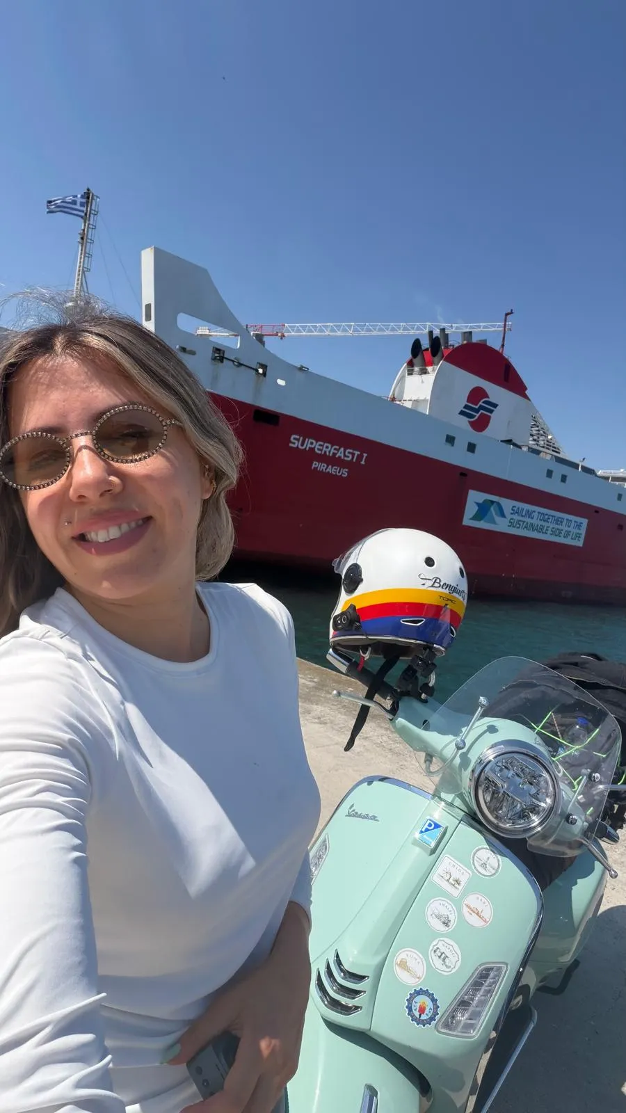 Bengisu, yolculuğunda feribotlar dışında sürekli motosiklet kullandı, binlerce kilometre yol yaptı