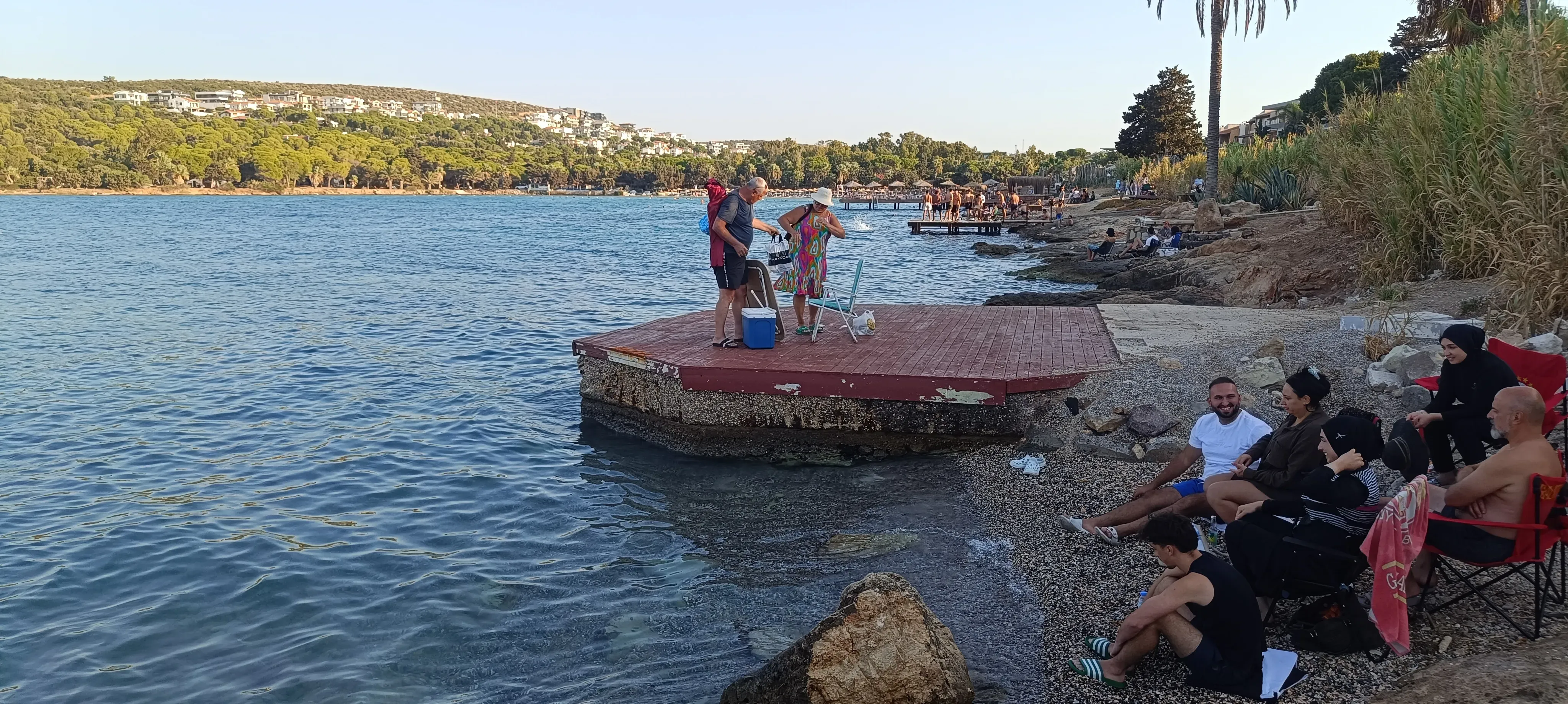 Vatandaşlar beach yıkılınca rahatlıkla denize girmeye başladı