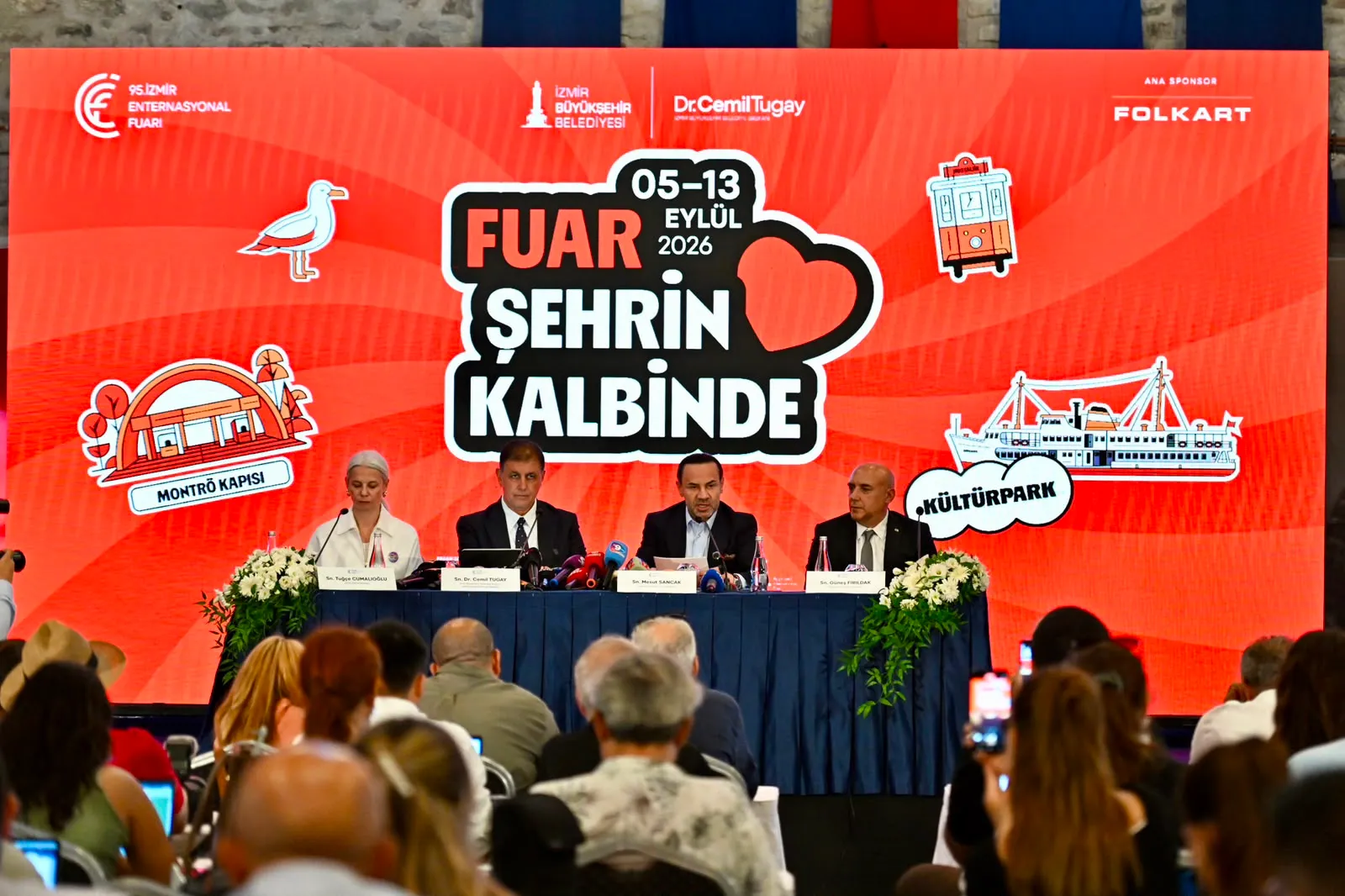 İzmir Büyükşehir Belediye Başkanı Cemil Tugay, 9 gün boyunca fuarın İzmir ekonomisine canlılık kazandıracağını söyledi