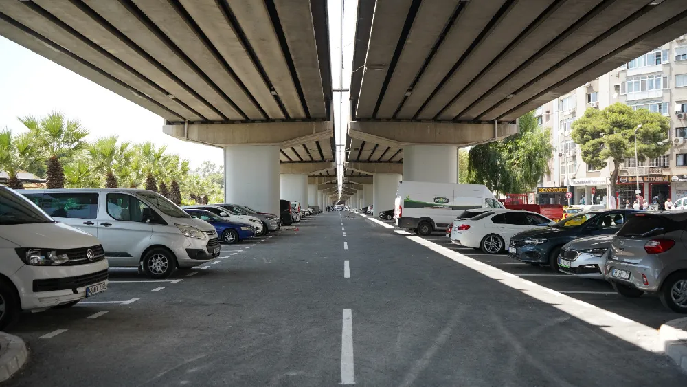 İZBAŞ Metro Otoparkı yenilendi
