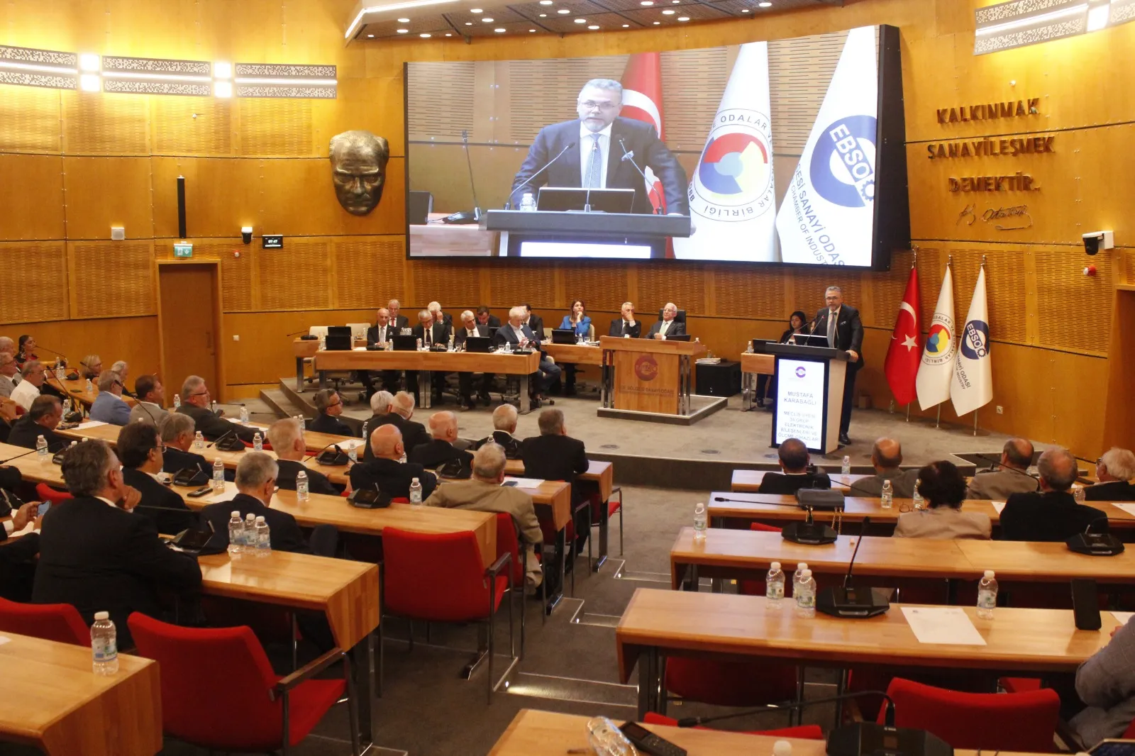EBSO Başkan Adayı Mustafa Karabağlı, yeni nesil sanayicilik modelini meclis üyelerine aktardı
