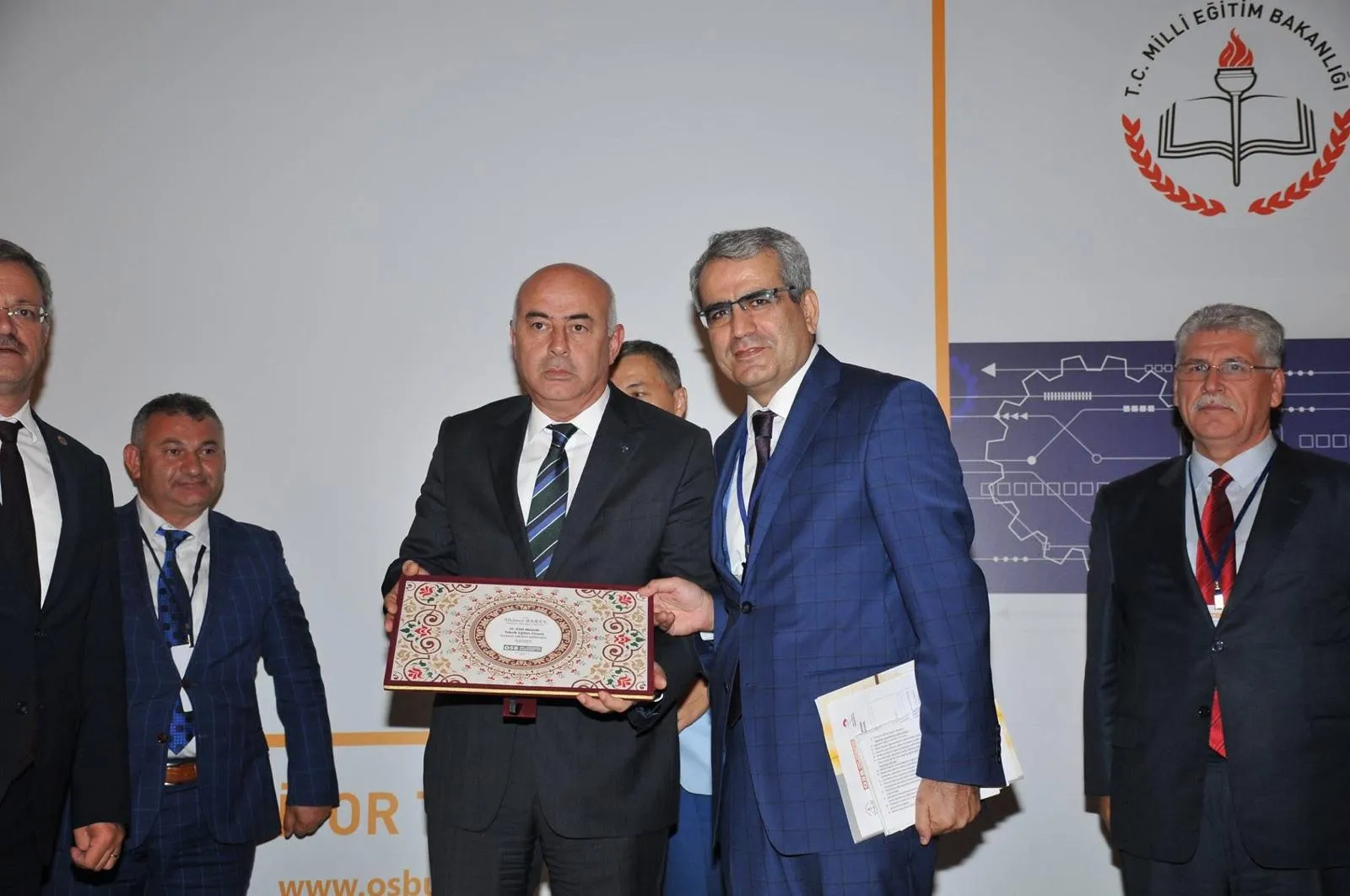 İş insanı Hakkı Attaroğlu, EBSO Meclisi'nde uzun yıllardır görev yapıyor.