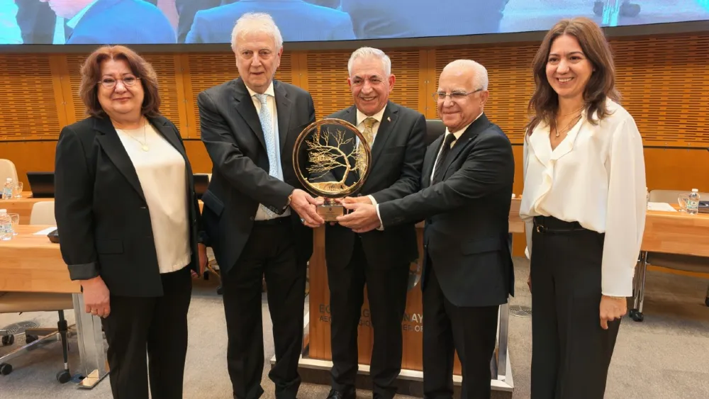 EBSO’da 53 yıllık vedaya ayakta alkış