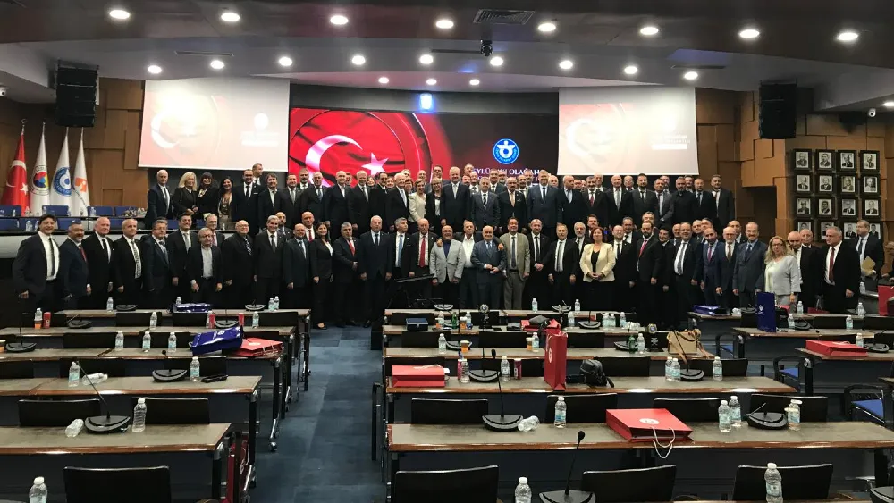 Mahmut Özgener’den ayrılan meclis üyelerine: En güzel dostları burada kazandım