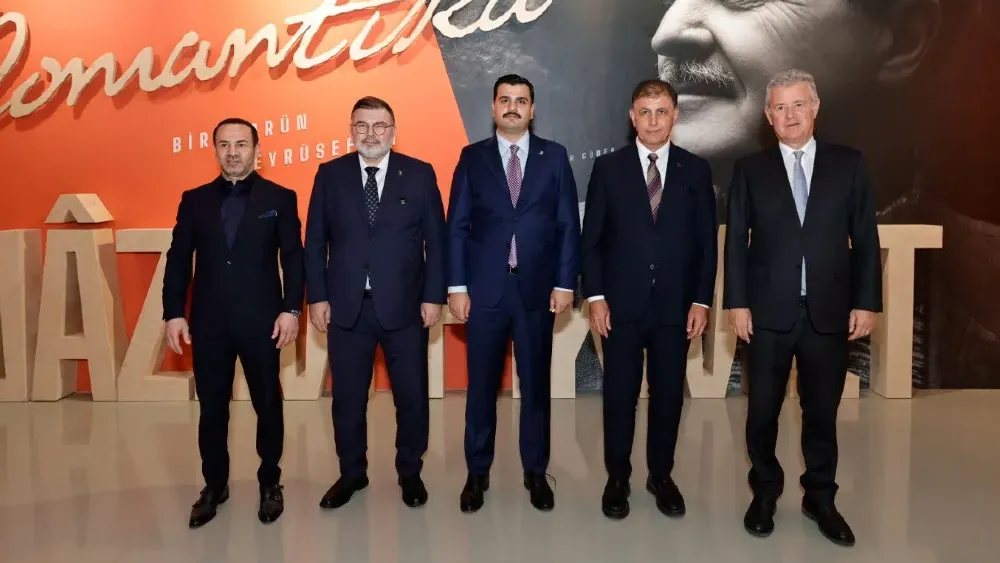 İzmir’e yakışan sergi iş ve siyaset dünyasını buluşturdu…