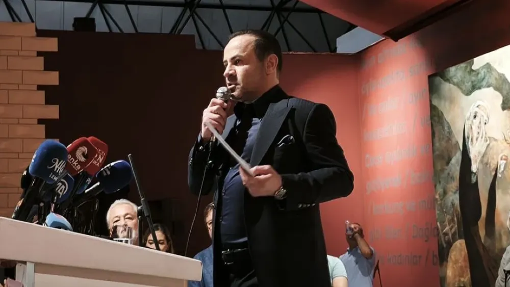 İş insanı Sancak’tan “Nazım Hikmet sergisi” mesajı: İzmir’e karşı sorumluluğumuz