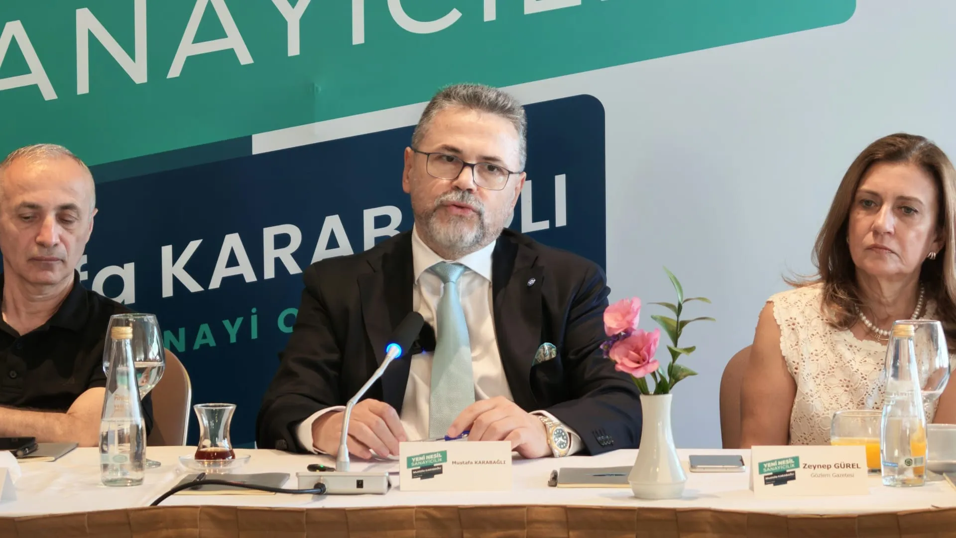 EBSO Başkan Adayı Mustafa Karabağlı, sahip olduğu tecrübeyi sanayiciye aktarmanın bir borç olduğunu söyledi