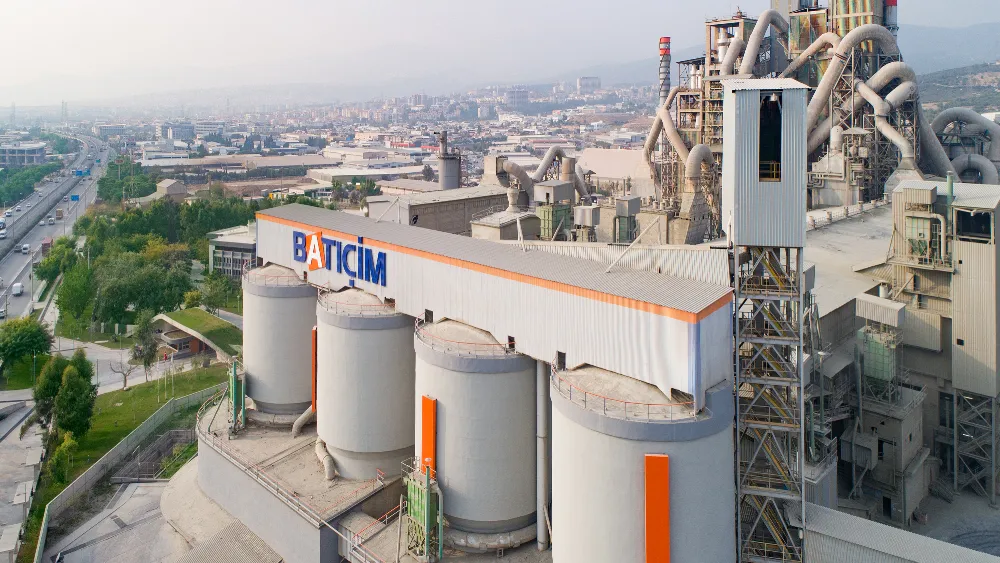 İzmir’in çimento devinde kritik eşik geçildi… Refinansman borcunu kapattı