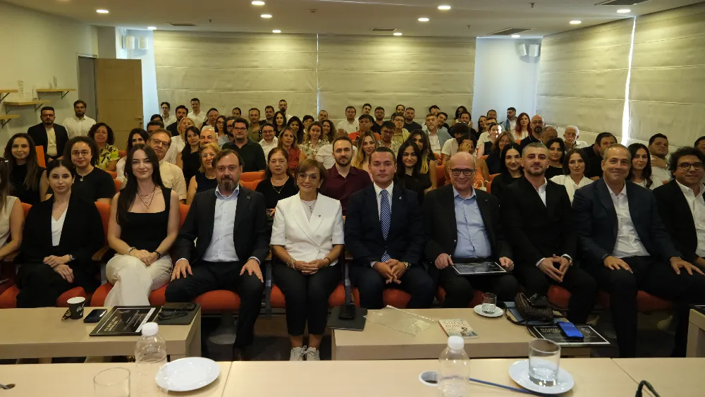 Genç iş insanları aile şirketlerinde markalaşmayı konuştu