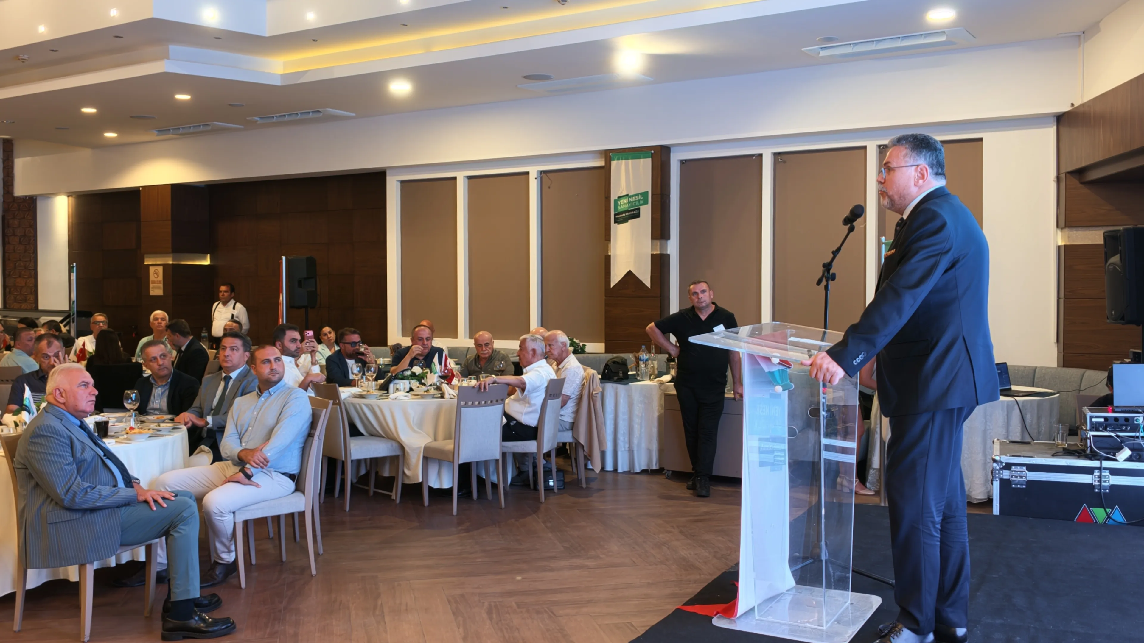 EBSO Başkan Adayı Mustafa Karabağlı, Odayı ortak akılla yöneteceklerini, makine sektörüne destek vereceklerini söyledi