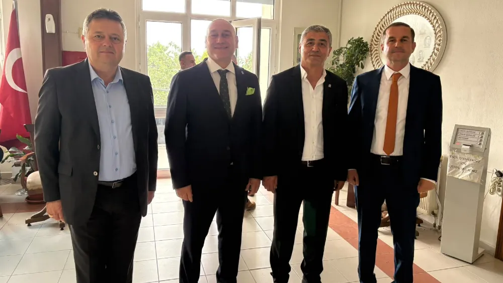Dört listenin yarıştığı Akhisar Ticaret Borsası'nda kazanan Alhat oldu