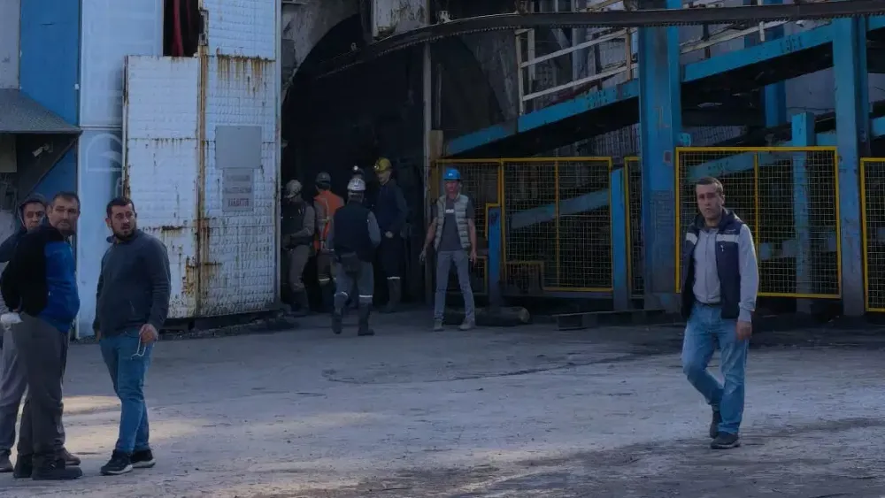 Soma'da maden ocağında göçük: 2 işçi hayatını kaybetti, 3 işçi göçük altında!
