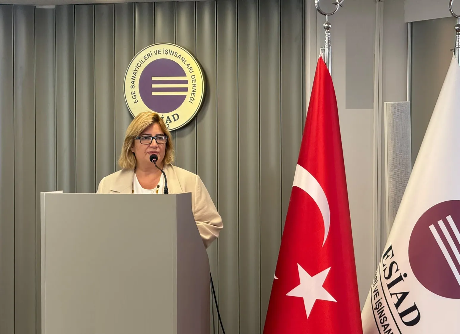 ESİAD Başkanı Sibel Zorlu