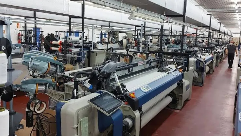 Tekstilde bir dev daha küçülme kararı aldı... Üretimi azaltıp işçileri çıkaracak