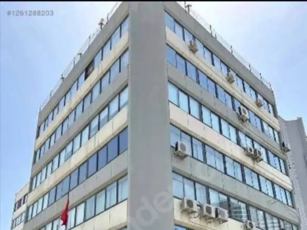 Ziraat Bankası Hürriyet binasını kelepir fiyatına satışa çıkardı