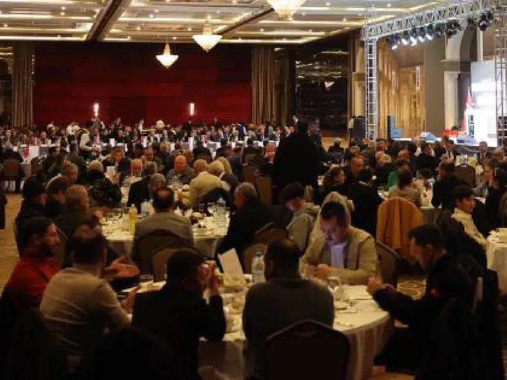 İzmir’de büyük çelişki… İş dünyası yakındı, iktidar ise, MÜSİAD’ta verdi coşkuyu!