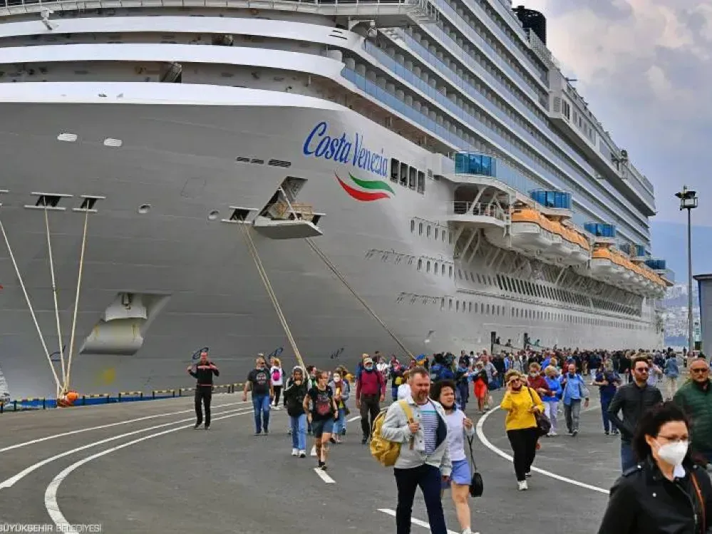 Kruvaziyerde Türkiye rekor kırdı, İzmir dibe vurdu