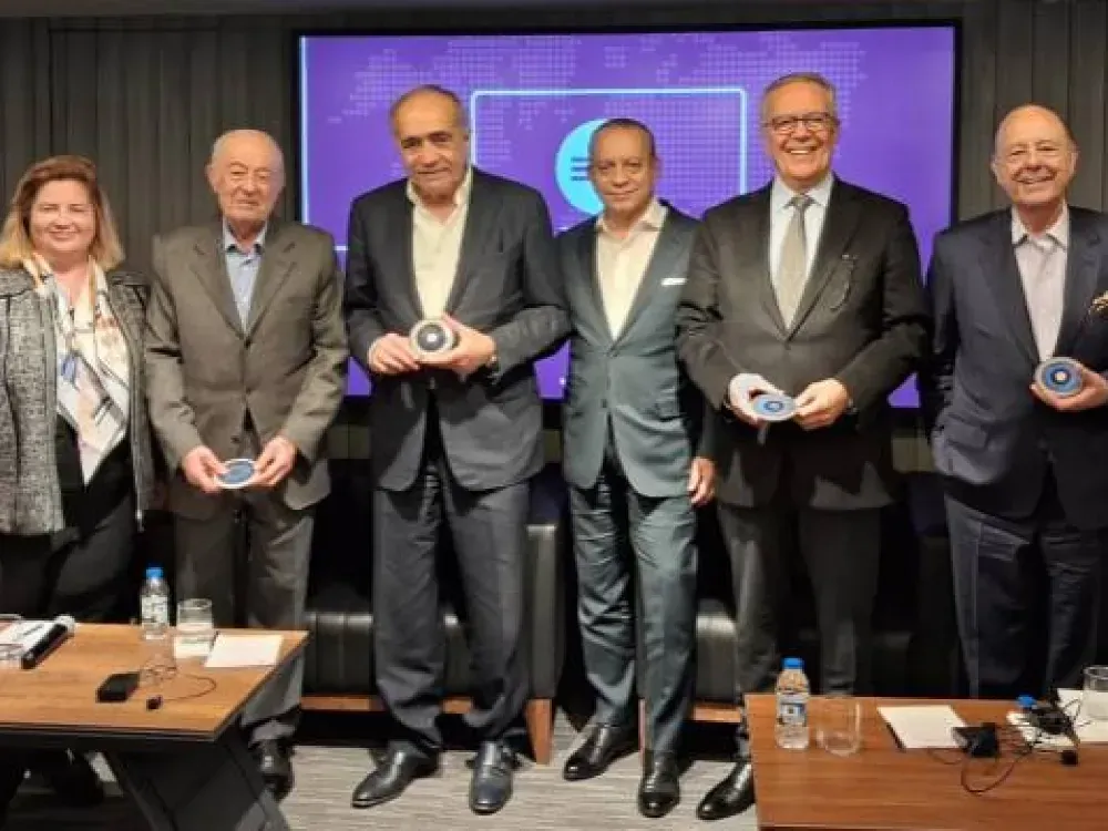 İzmir'in duayenleri Türkiye ekonomisini anlattı