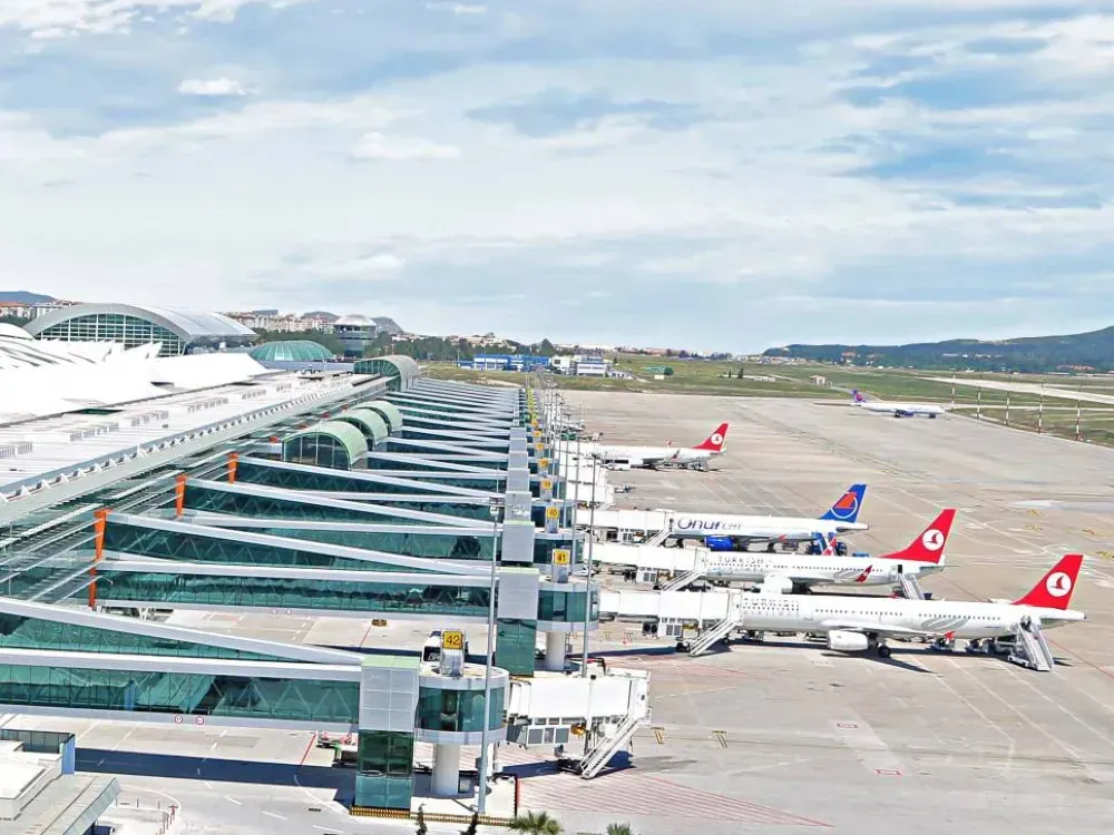 İzmir havada kanatlandı
