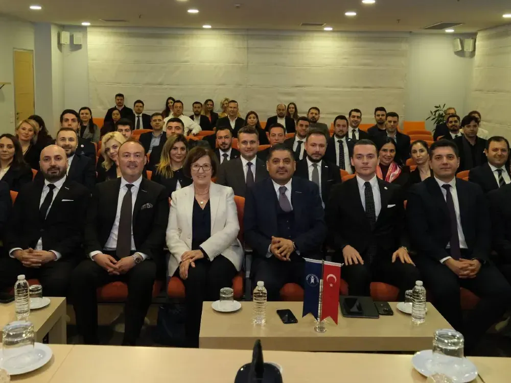 Genç iş insanları ortak akıl ve dönüşüm için İzmir'de buluştu