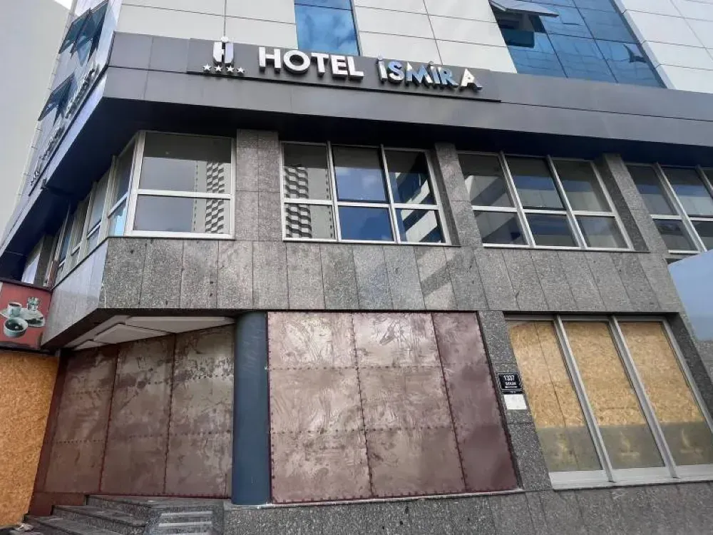 İzmir'in merkezindeki dokuz katlı otel 179 milyon TL'ye ihaleye çıktı