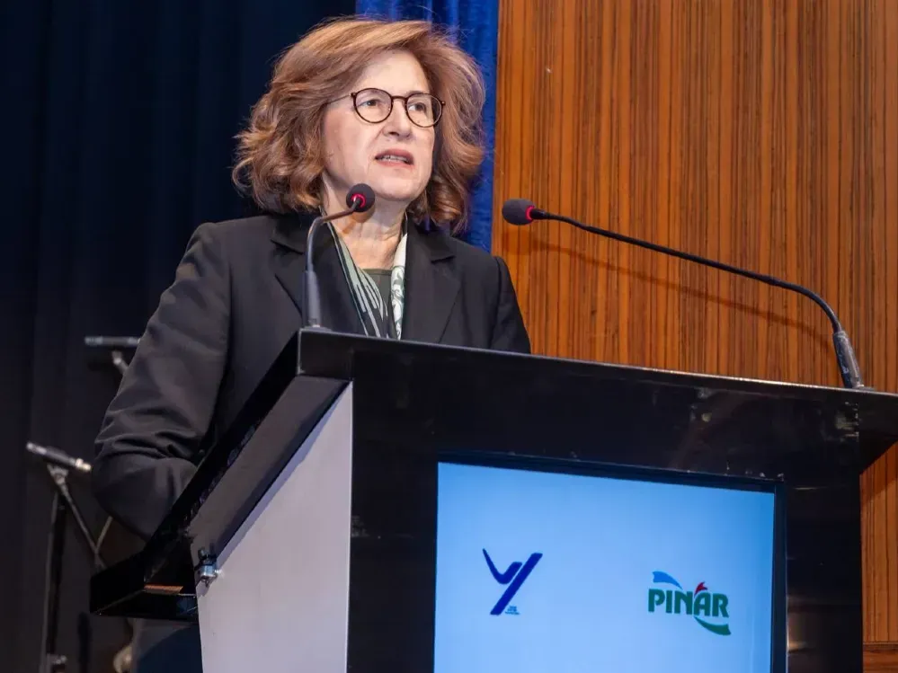 Pınar Süt 52. yaşını kutladı