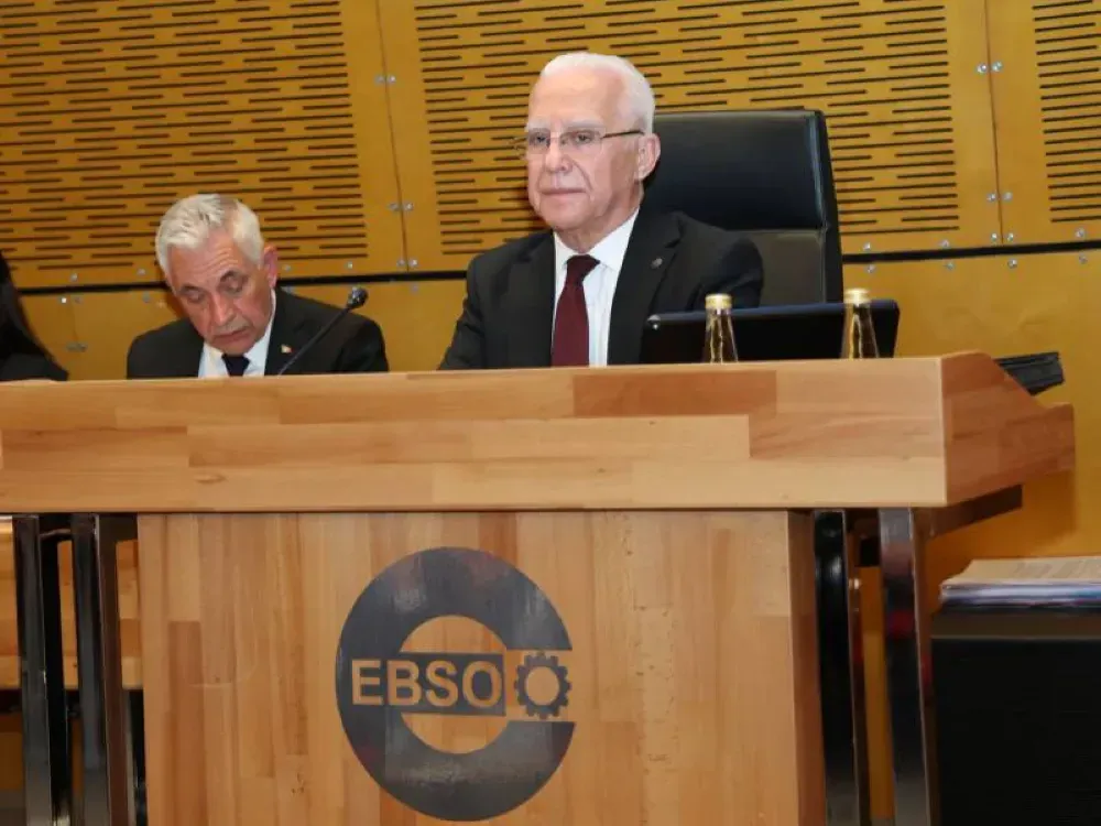 Makineciye çifte kıskaç: Çinli istila ediyor, yabancı bedava istiyor